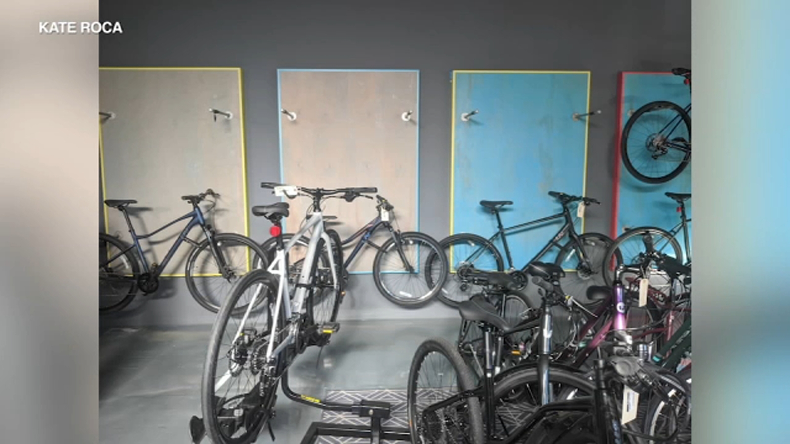 Smashandgrab thieves hit Bucktown's BFF Bikes shop, get away with at