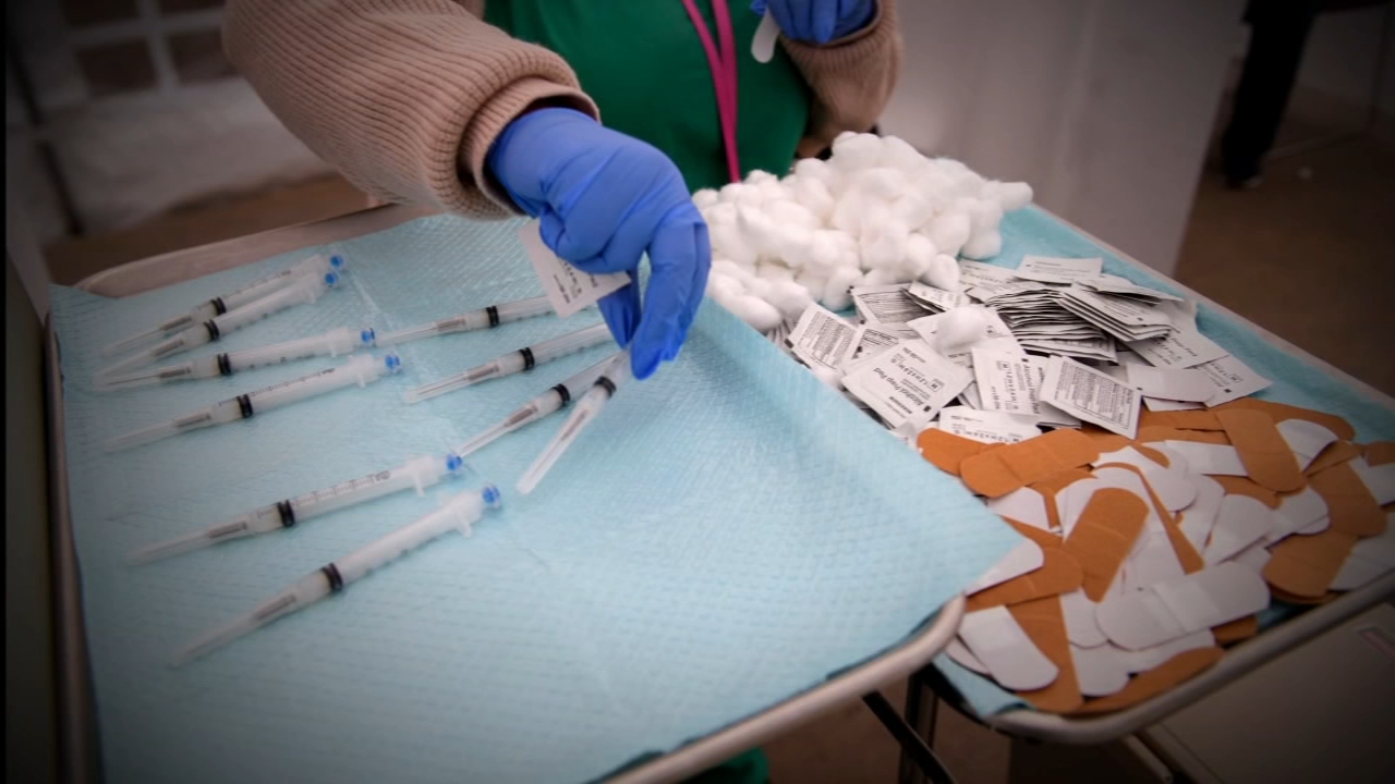 Illinois reports highest number of new COVID cases in a year
