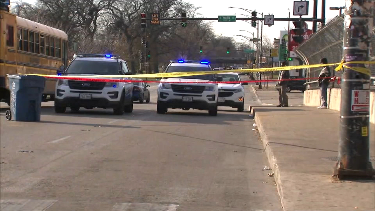 3 shot near Red Line station in attempted armed robbery