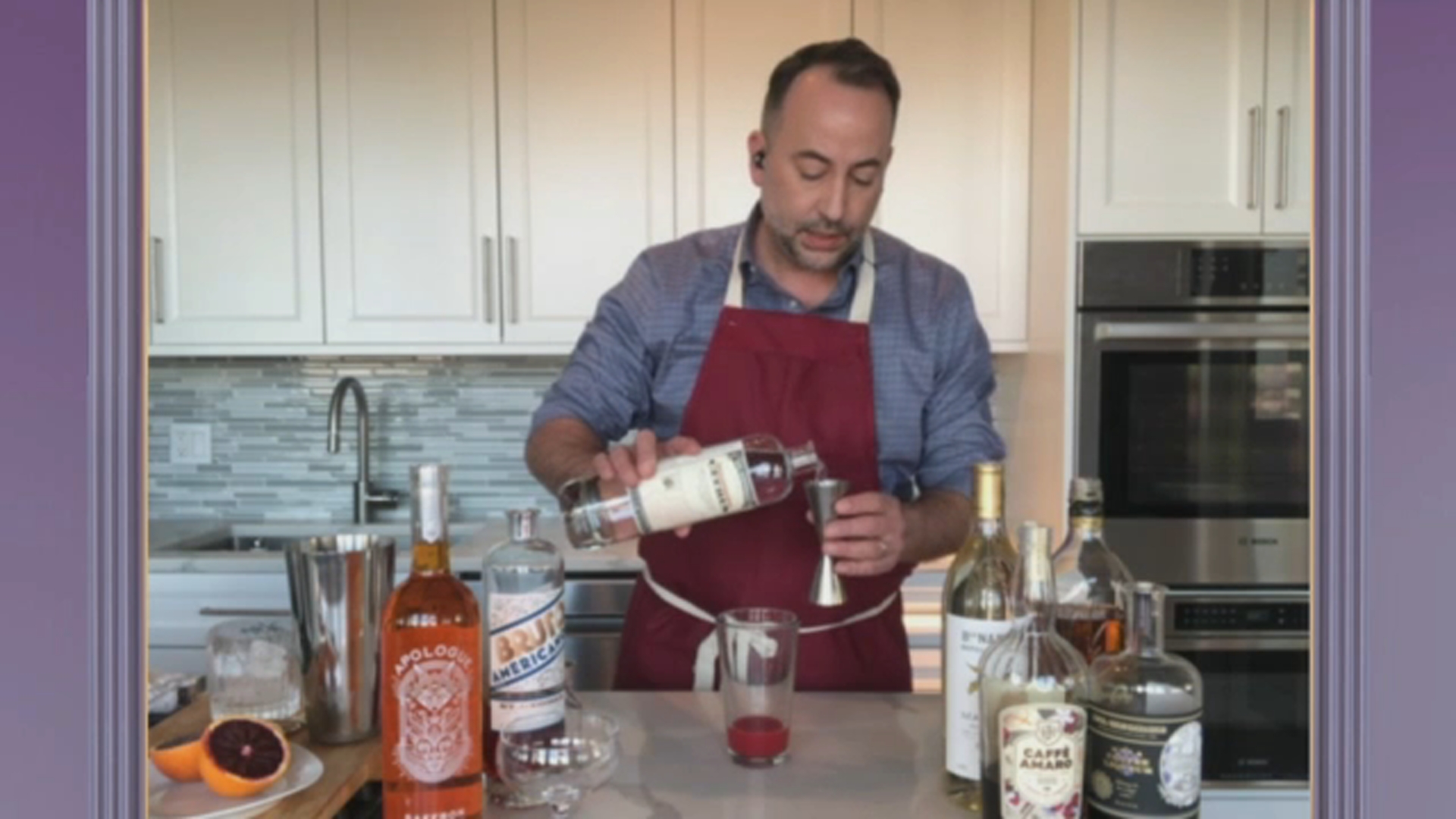 Bartender shares recipes for perfect holiday cocktails