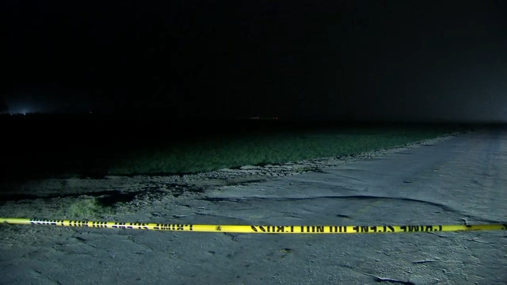 4 people killed after small plane crashes near Visalia airport