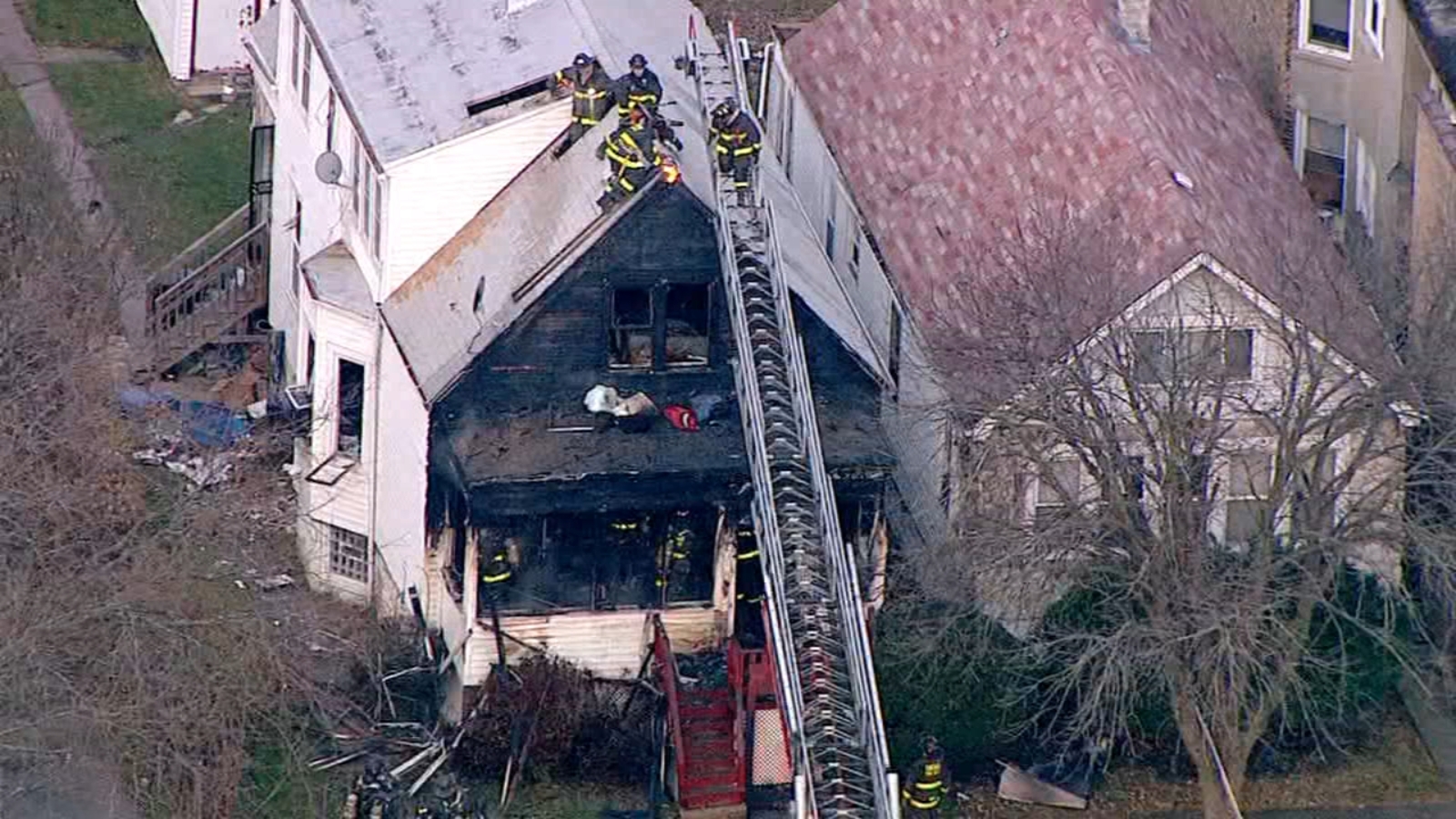 Chicago fire injures 2 on Marshfield Avenue in West Englewood - ABC7 ...