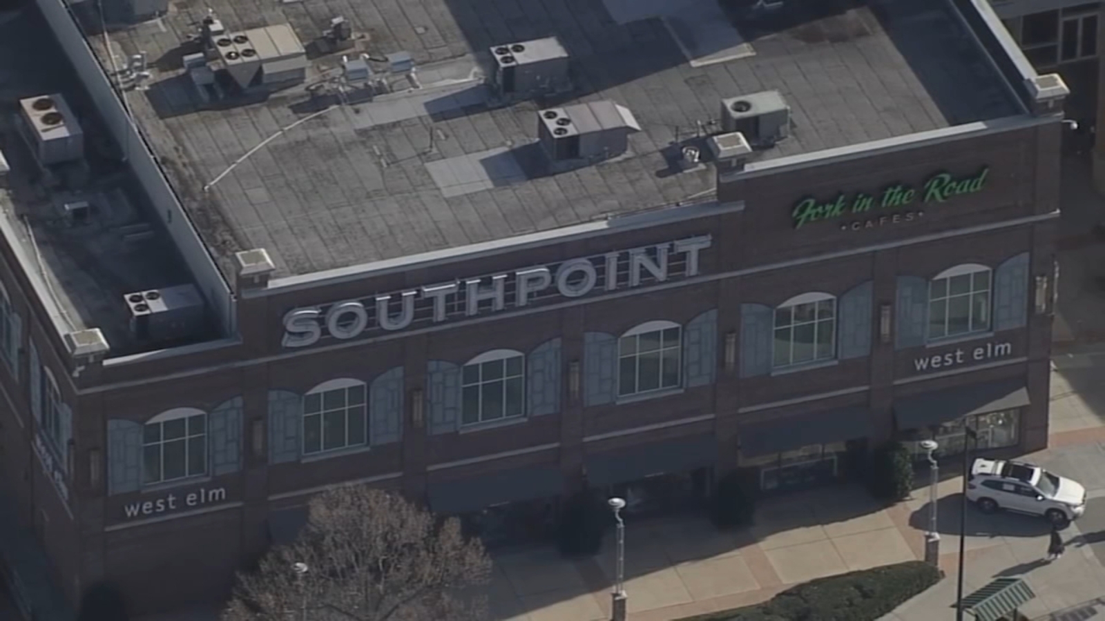 2022 Southpoint Christmas Tree Size Durham Police Investigate Fight, Robbery At Streets At Southpoint - Abc11  Raleigh-Durham