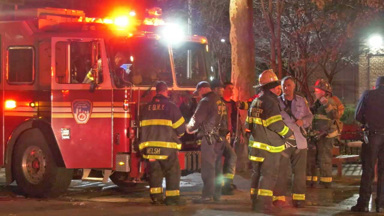Man dies in Brooklyn apartment fire