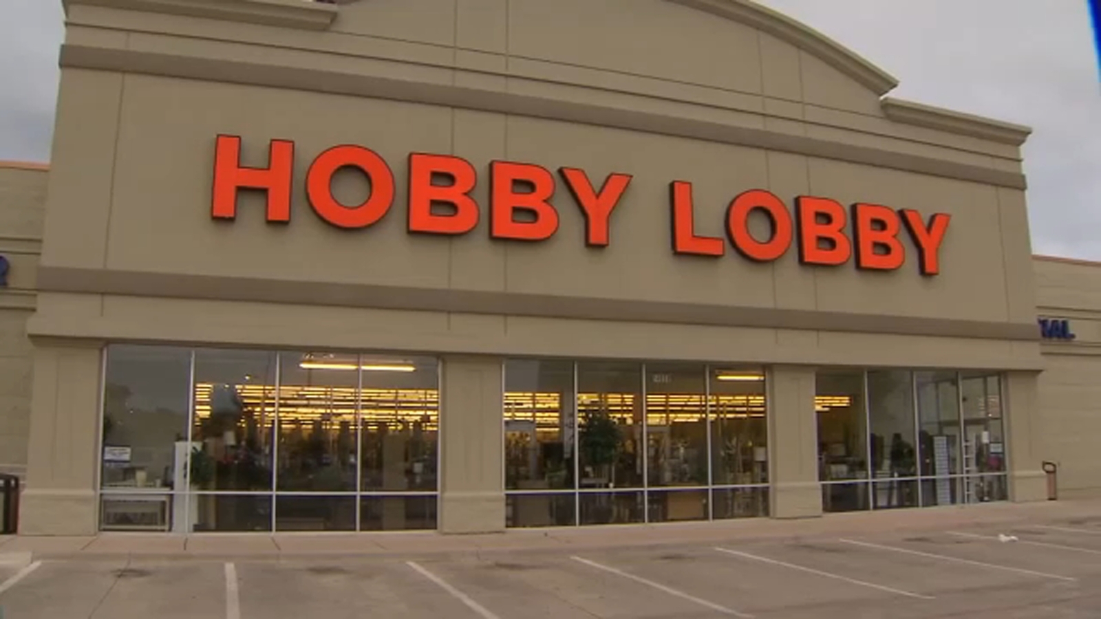 Hobby Lobby raises minimum wage to $ an hour for full-time employees,  effective in 2022 - ABC7 San Francisco