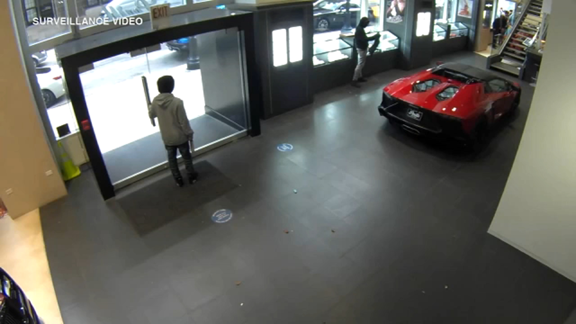 Gold Coast business owner calls for 'law and order' after armed heist