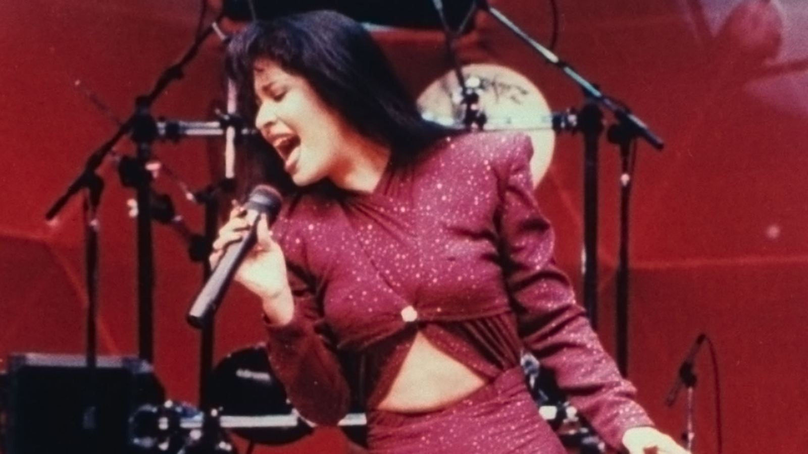 'Selena' biopic starring Jennifer Lopez enters National Film Registry ...