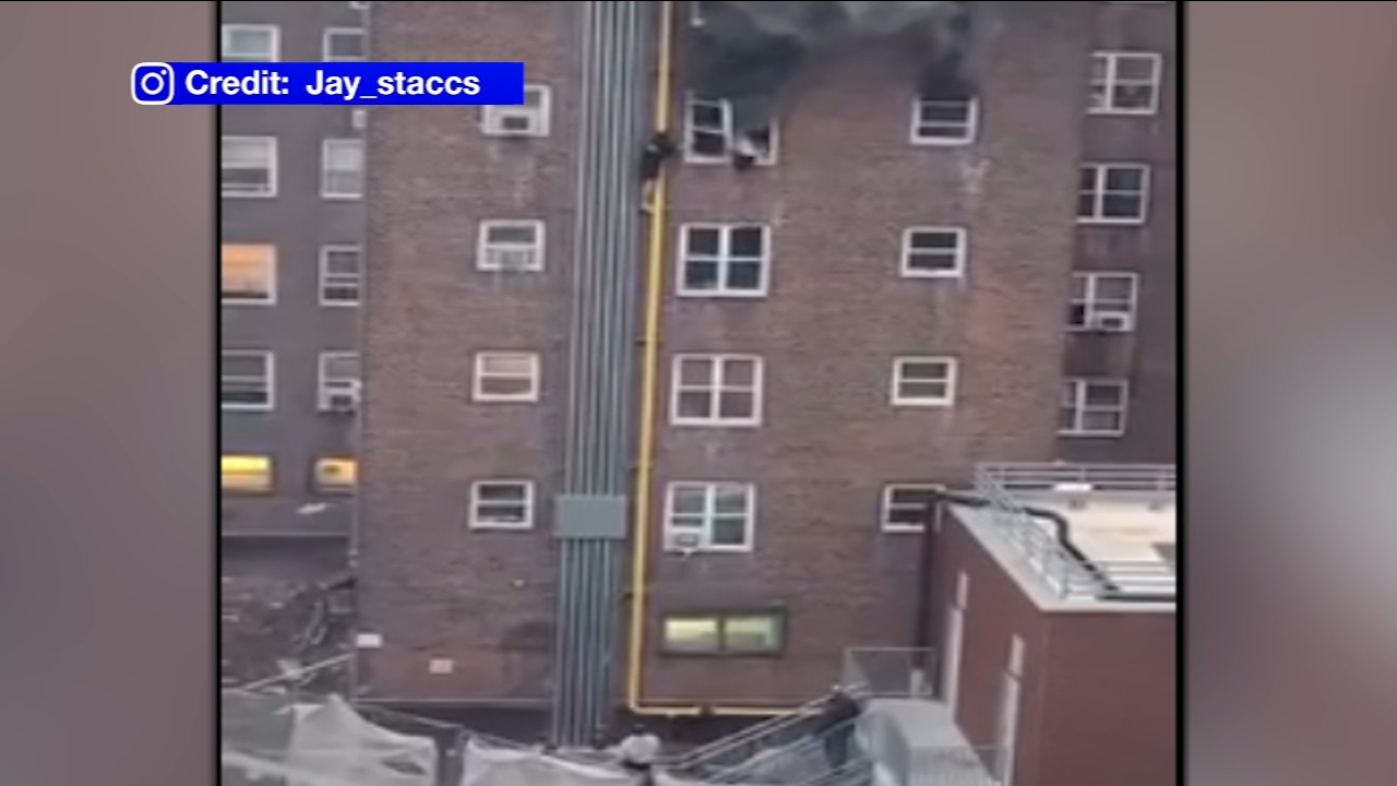 Teens escape deadly apartment fire from building's 4th floor