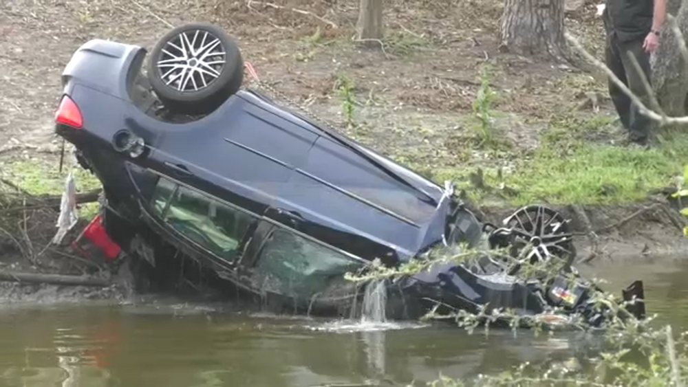 2-year-old dead, baby hurt after car runs off bridge in Hitchcock