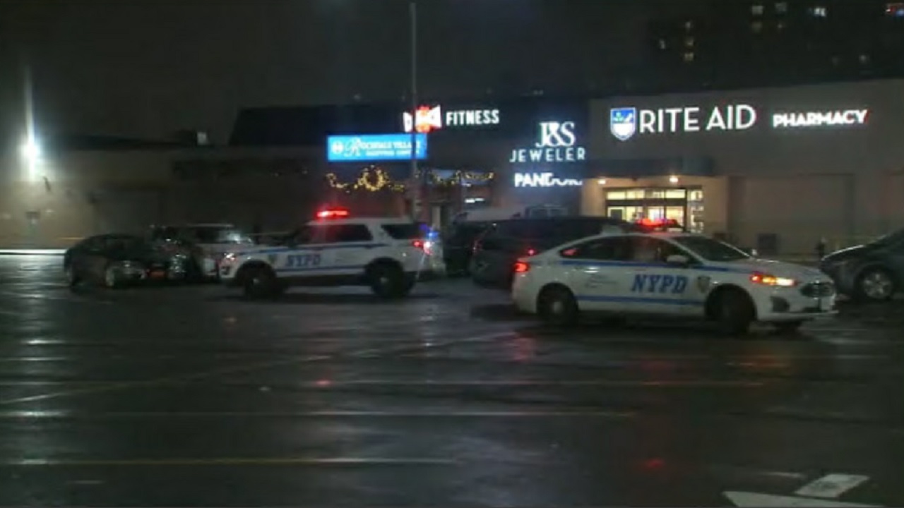 3 men shot in front of Queens shopping center