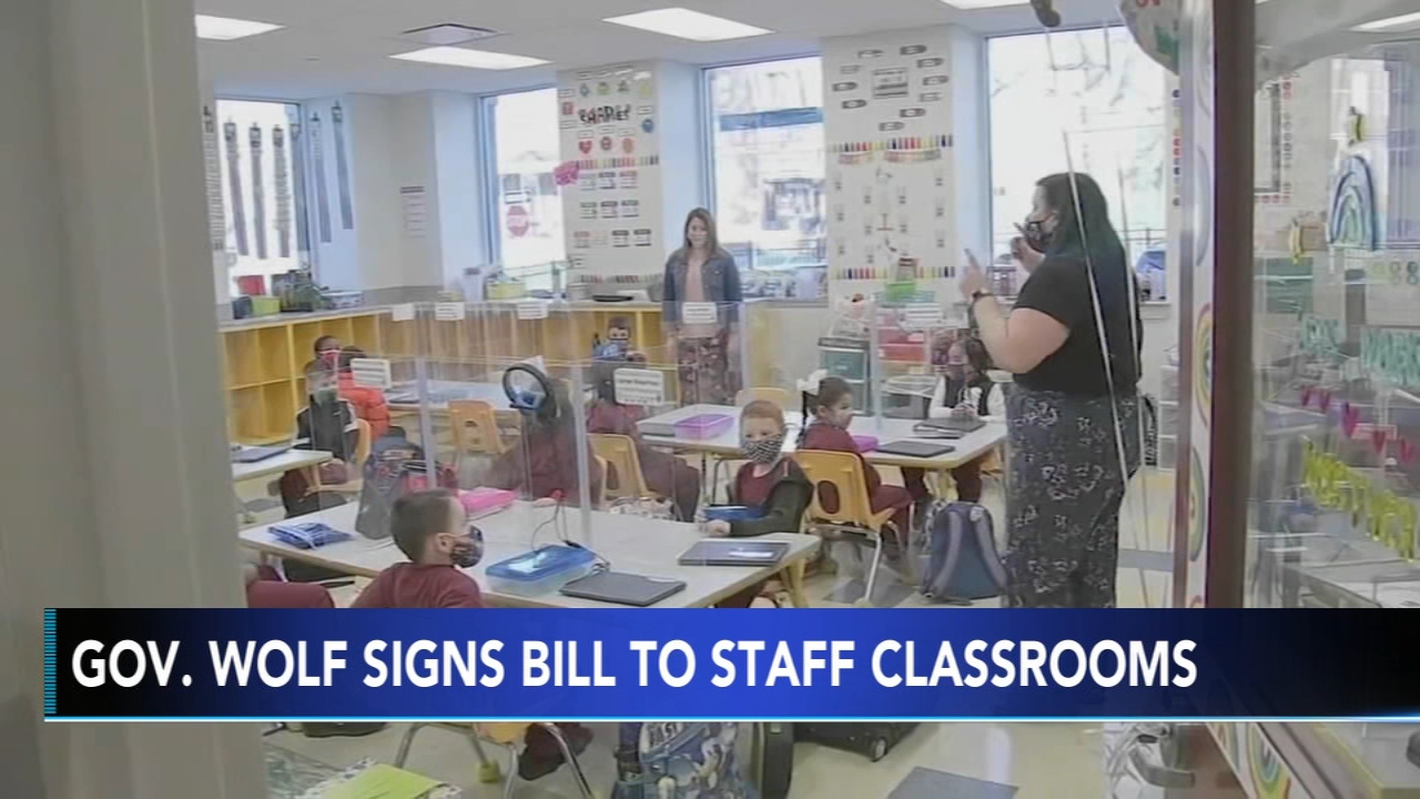 Gov. Wolf signs bill to expand pool of substitute teachers