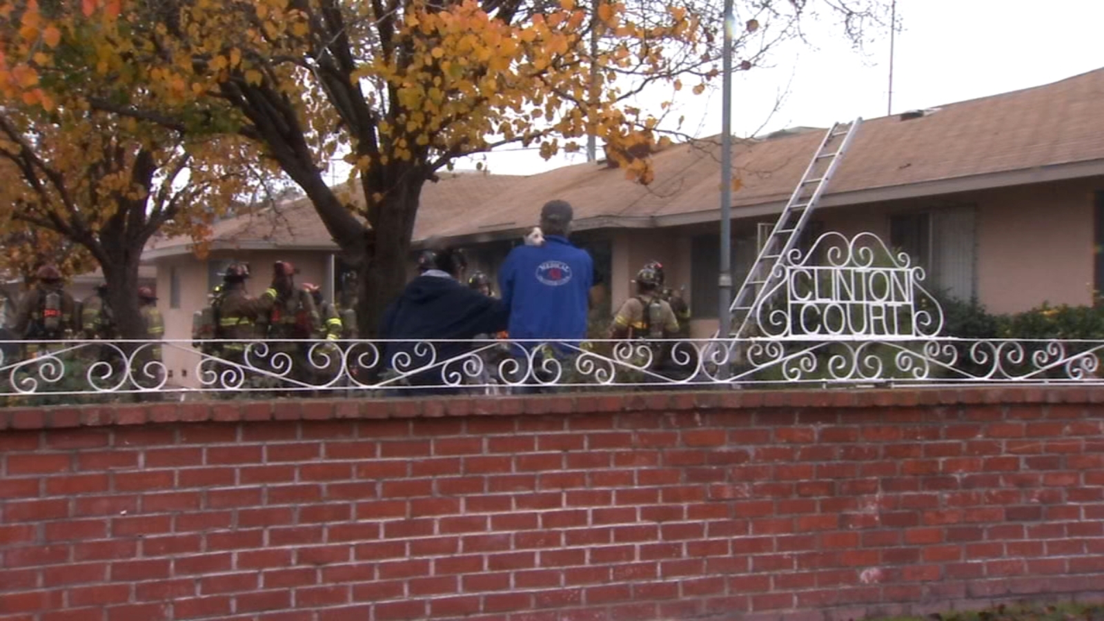 At least 12 displaced after fire damages Fresno apartment - ABC30 Fresno