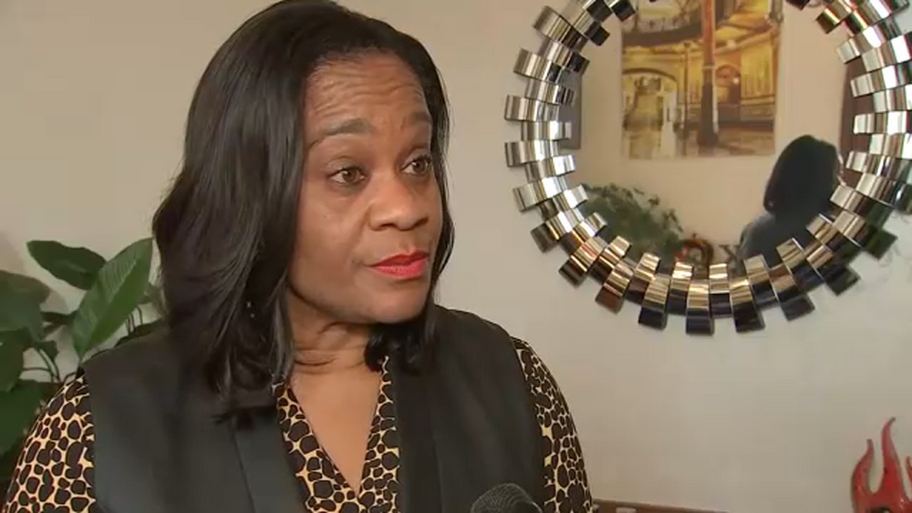 State Sen. Kimberly Lightford, husband carjacked in Broadview: police
