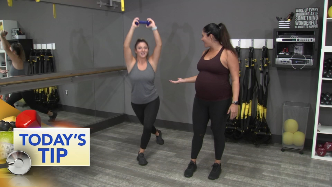 Alternating curtsy - Today's Tip