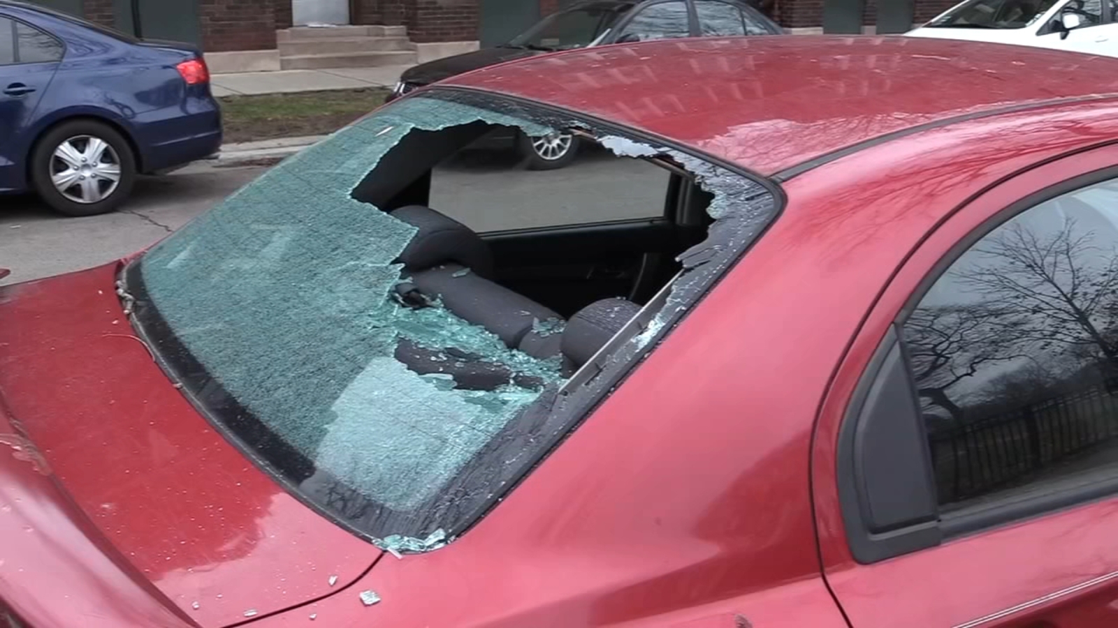 Vandals smash windshields of several parked cars along Damen, Paulina ...