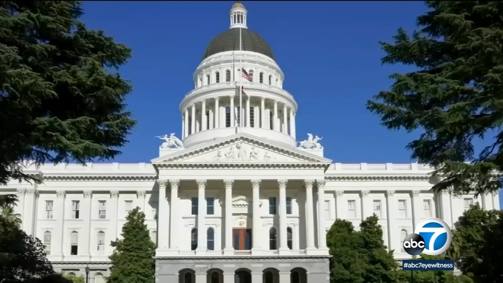 California laws on minimum wage, unemployment, more coming in 2022