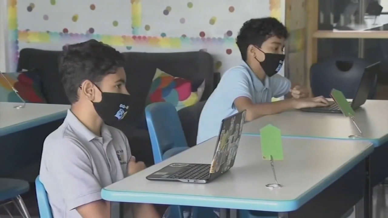 Philly school officials aim for in-person learning in January 