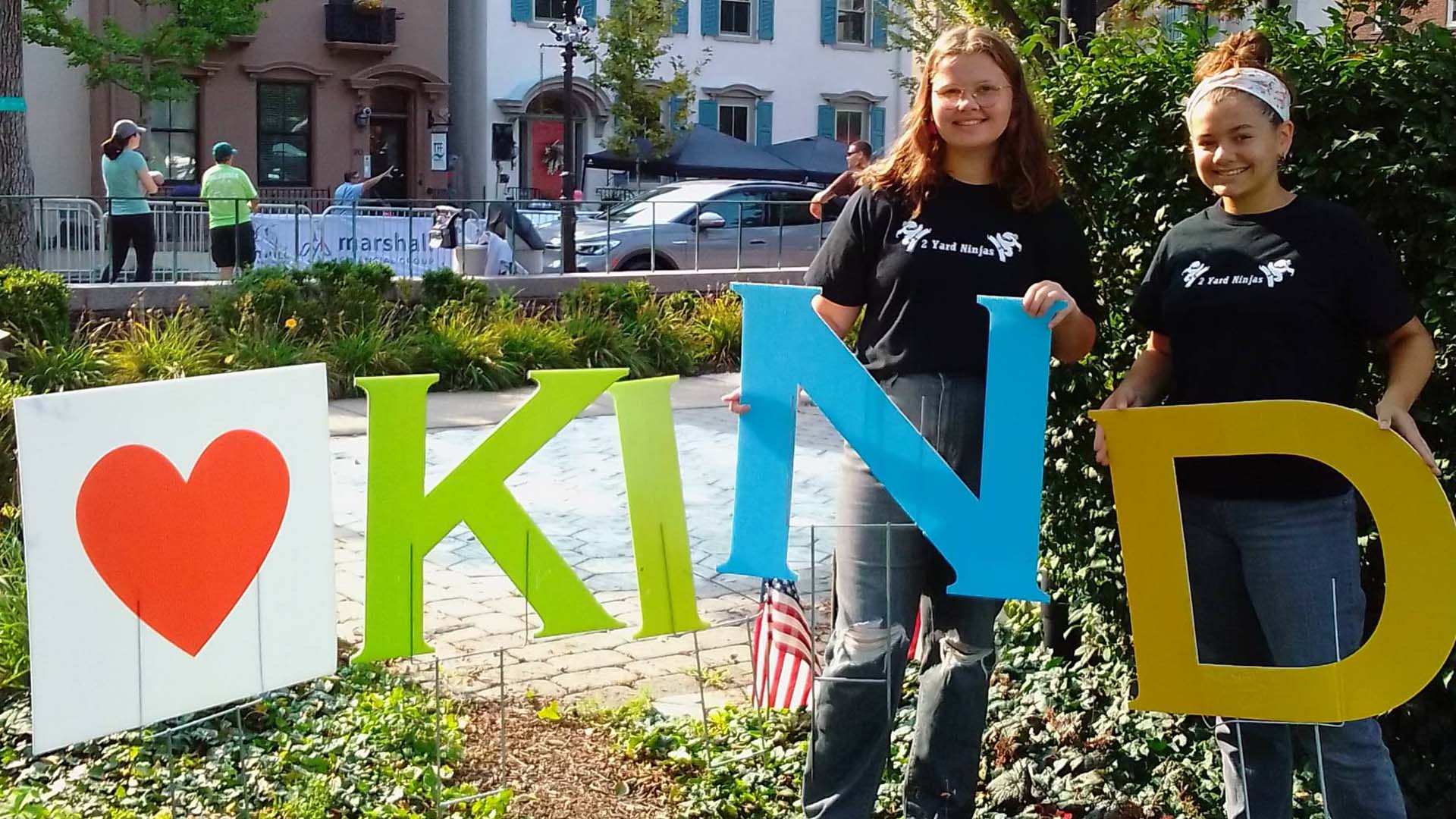 Bucks County sisters decorate lawns for a good cause