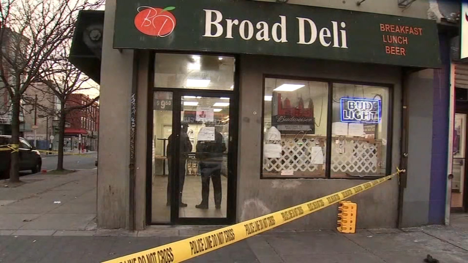 Man fatally shot during struggle with armed robbery suspect in North ...