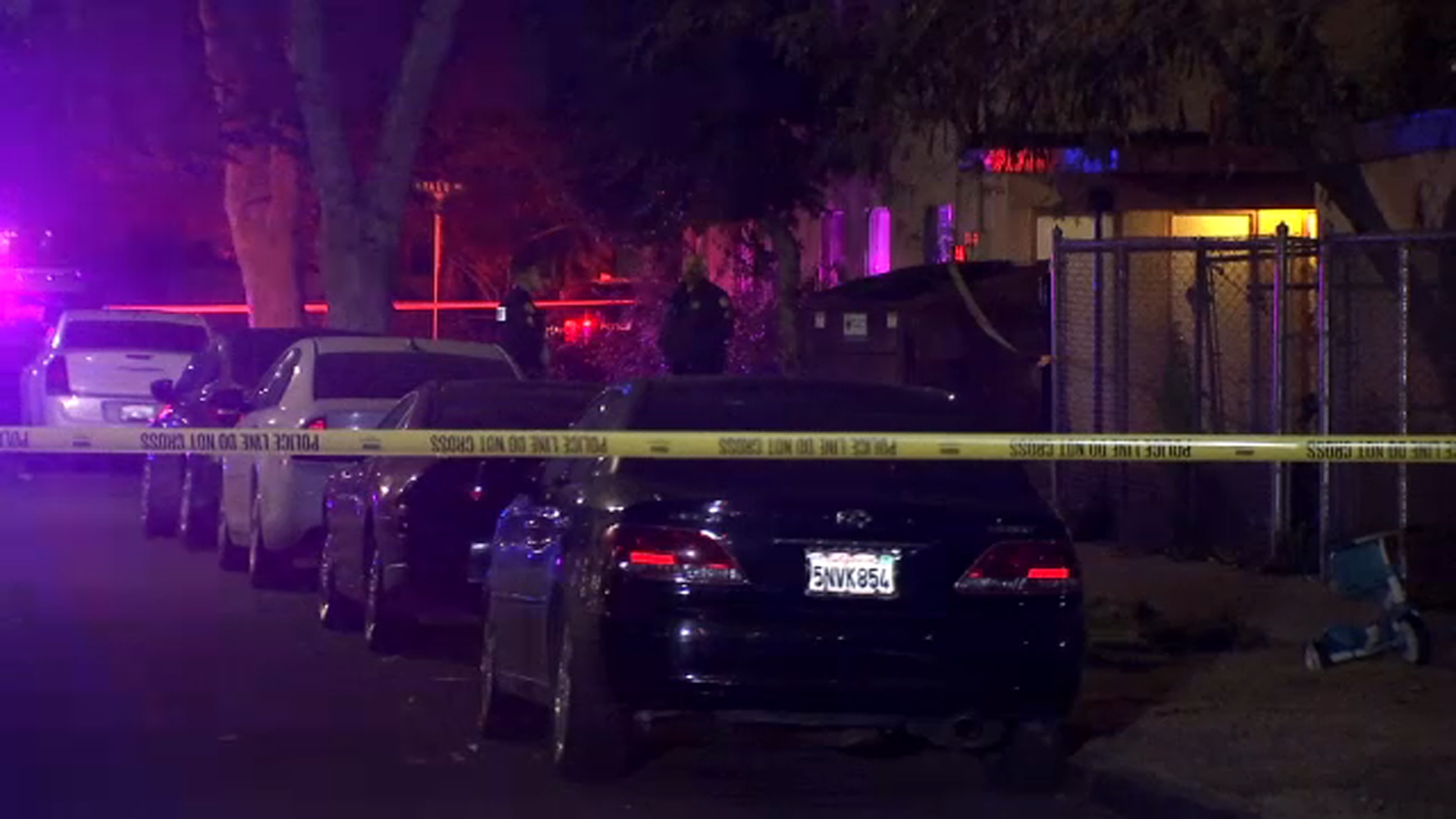 2 men hospitalized after shooting in central Fresno