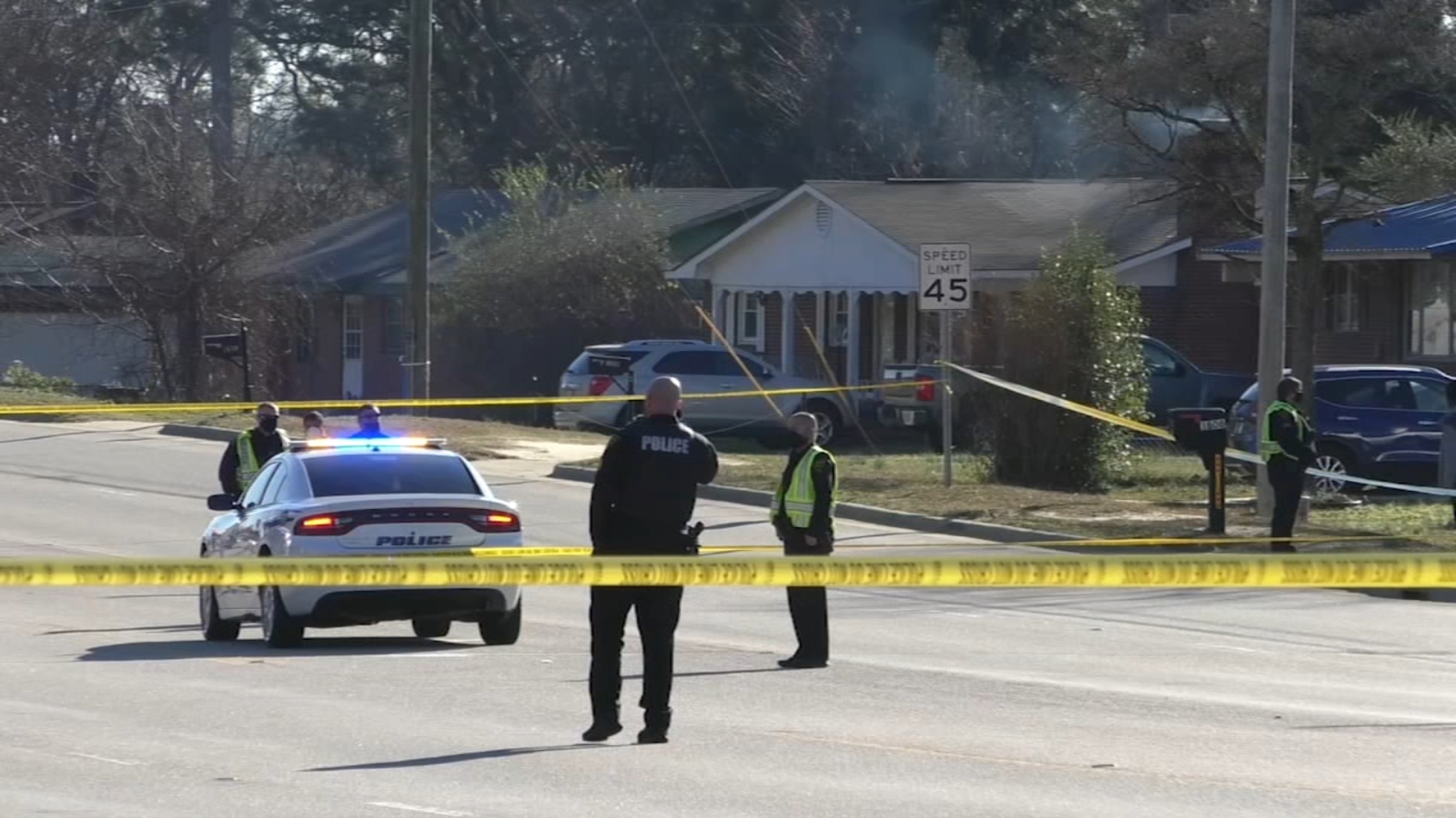 Off-duty deputy shot and killed man who jumped on his truck in ...