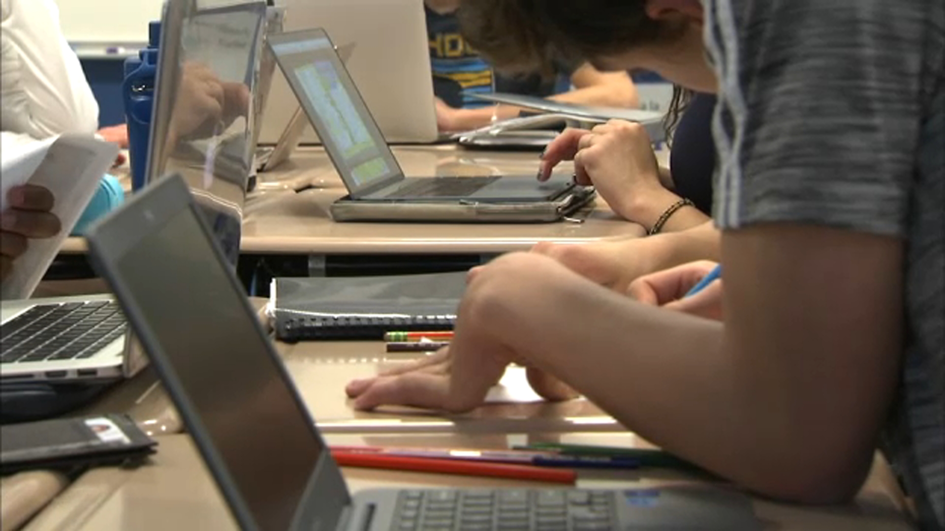 CPS parents in limbo as district, CTU continue negotiations