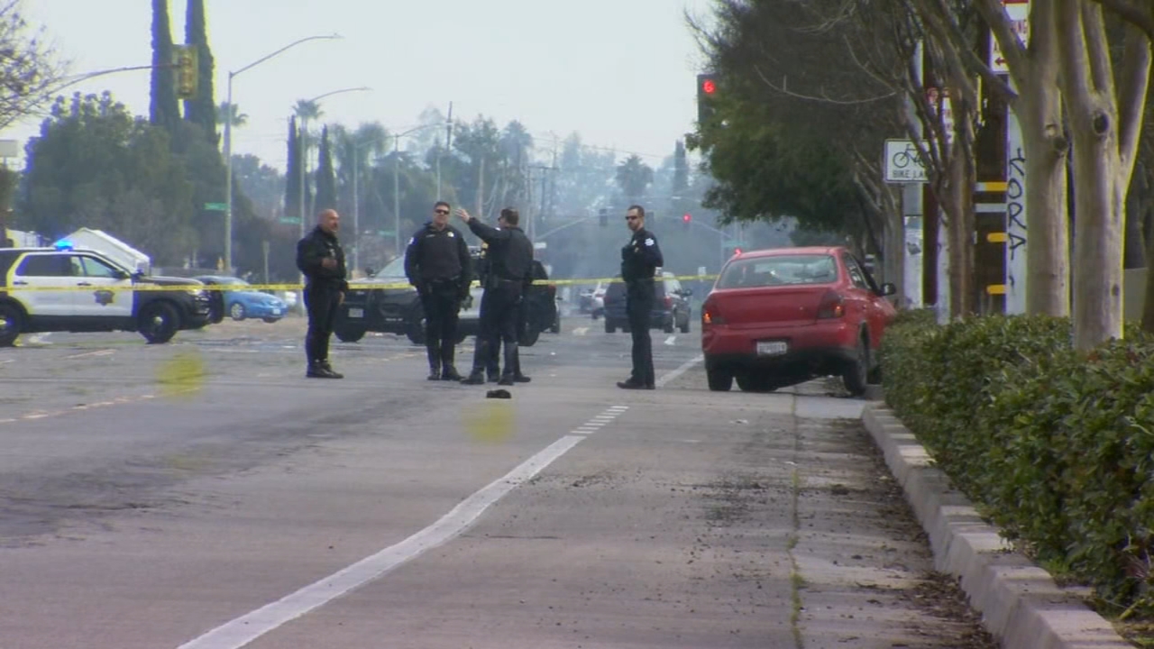 Man found with gunshot wound inside crashed car in southeast Fresno