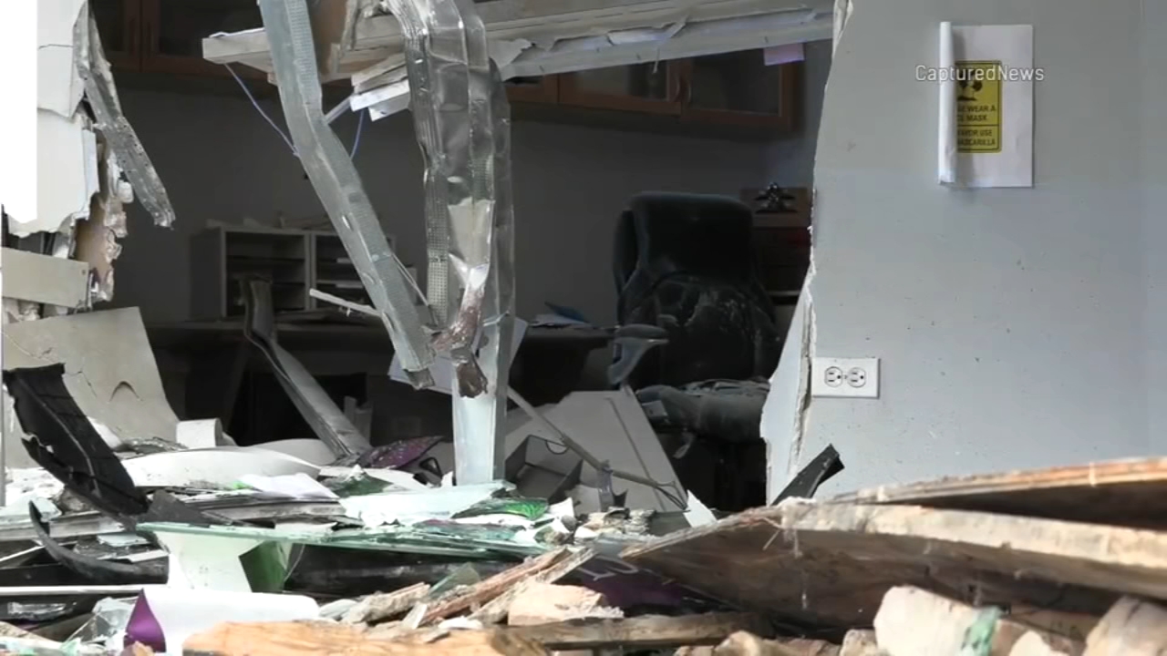 Car crashes into local clinic on Southwest Side