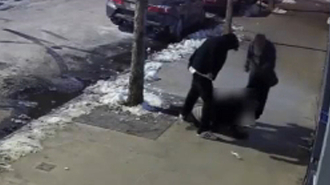 2 men wanted in stabbing of woman in Bronx