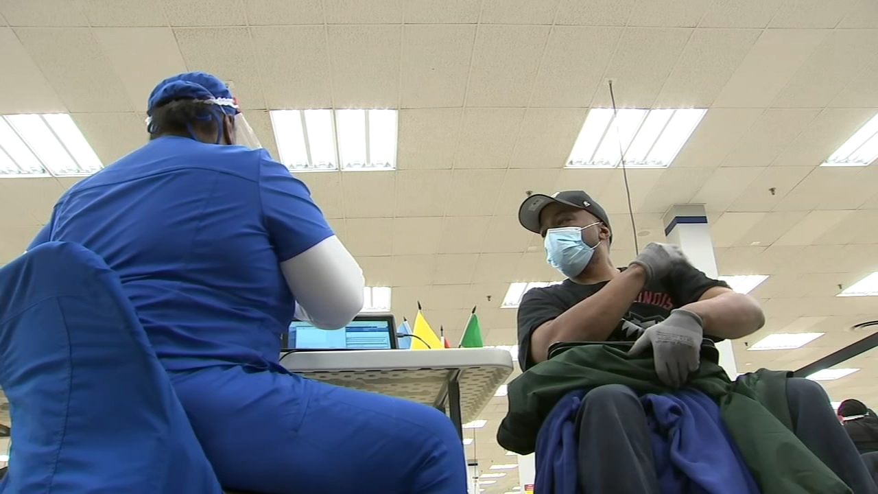 Cook County brings back 3 mass COVID vaccination sites