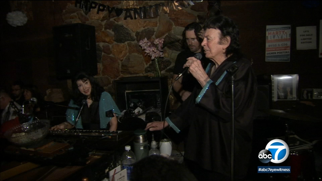 Marty Roberts of iconic LA lounge act 'Marty & Elayne,' dies