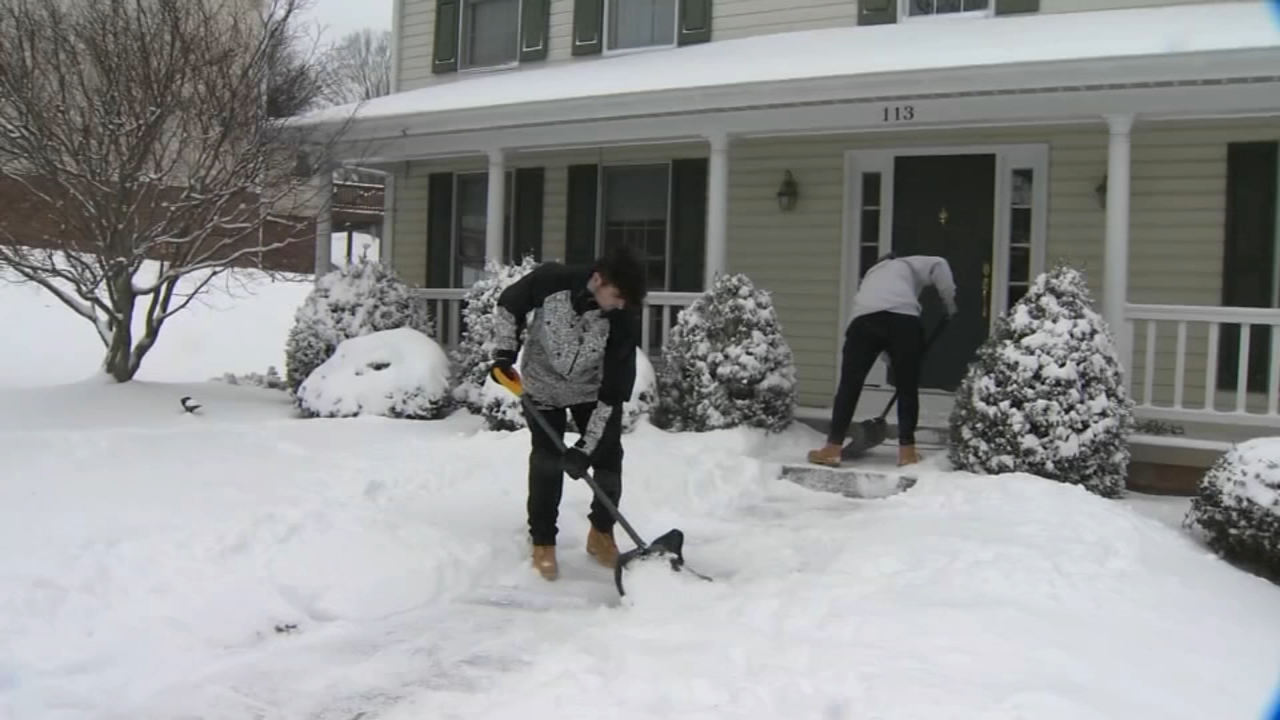 Pa. high school football team shovels neighborhood in place of workout
