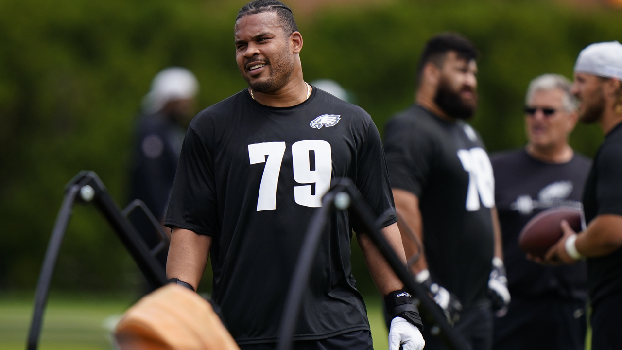 Eagles guard Brandon Brooks retires from NFL