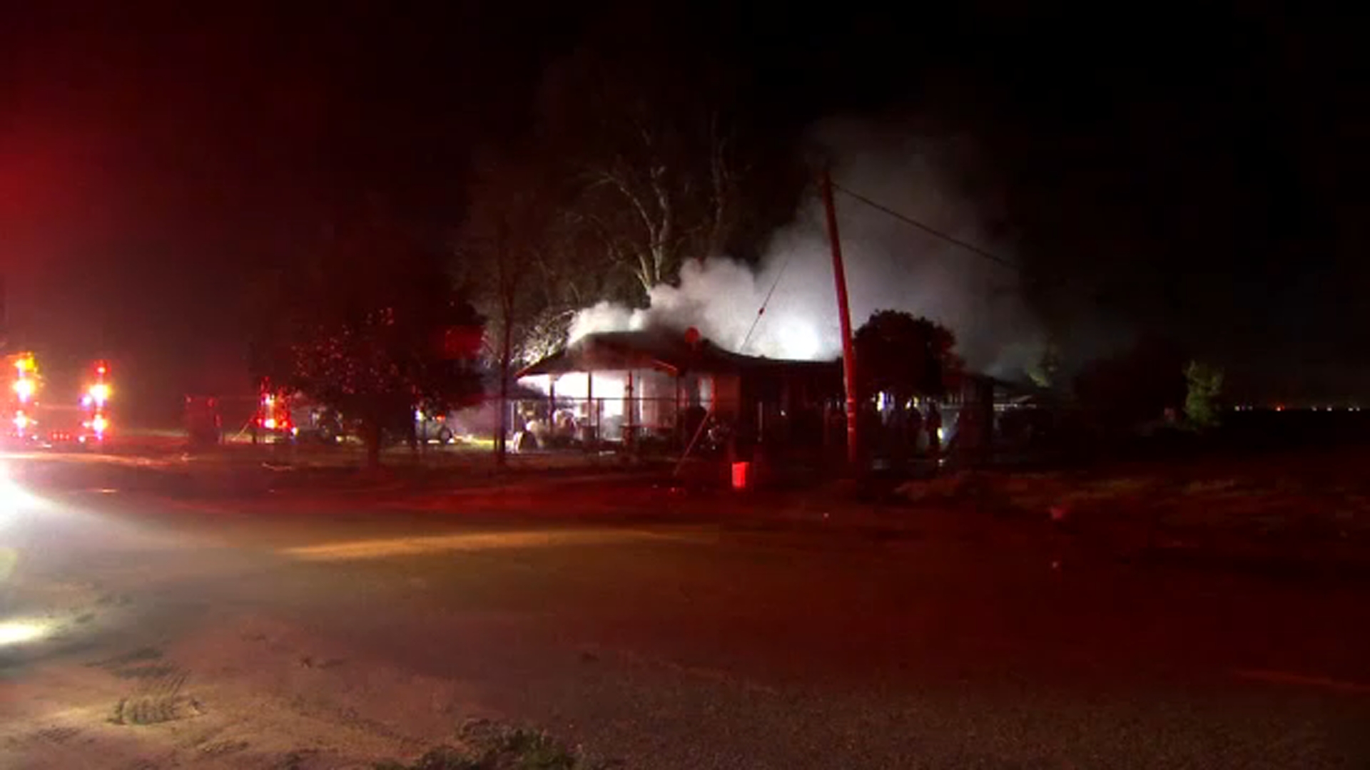 Fire damages Fresno County home