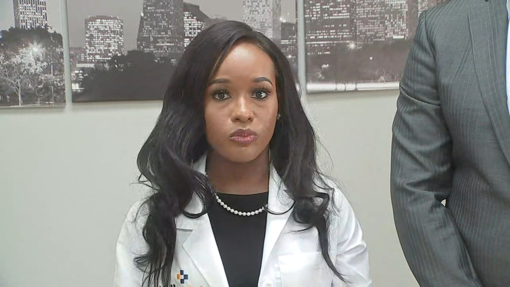 Houston doctor sues Chase bank for denying her service