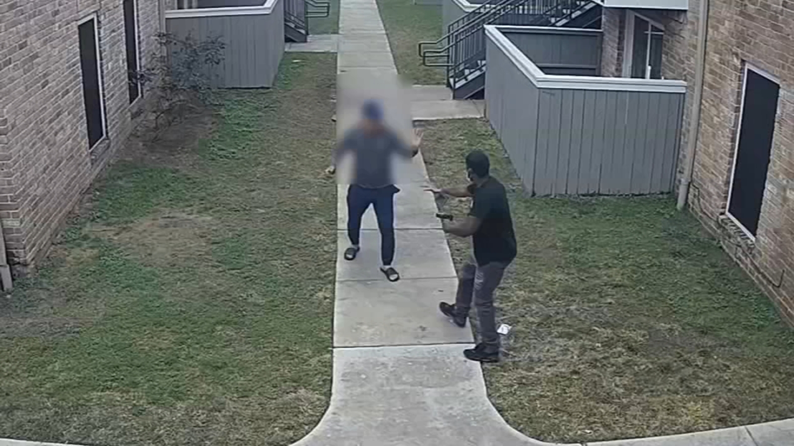 Police searching for suspect who robbed man at gunpoint in west Houston ...