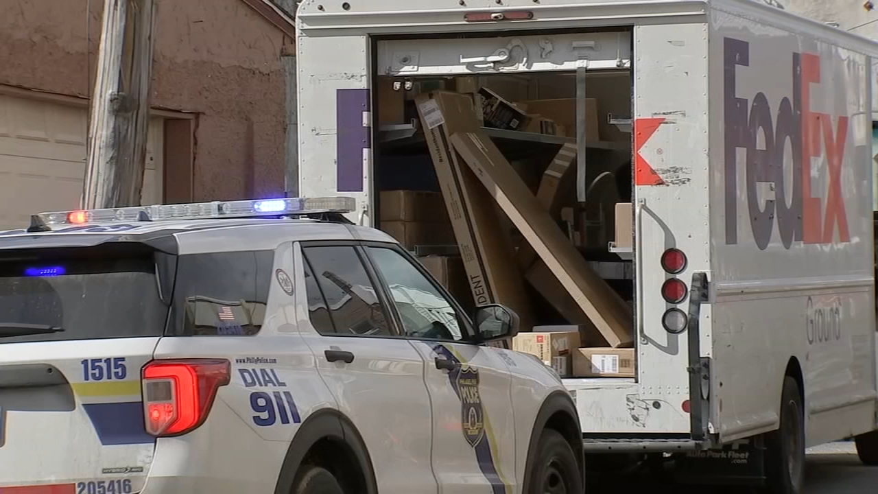 Suspect carjacks FedEx driver, steals packages in Philly: Police