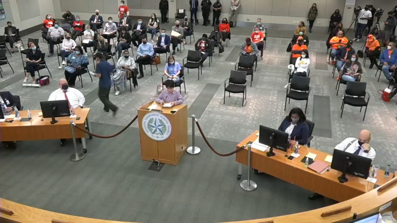 HISD parents threaten student walkout over mask mandate