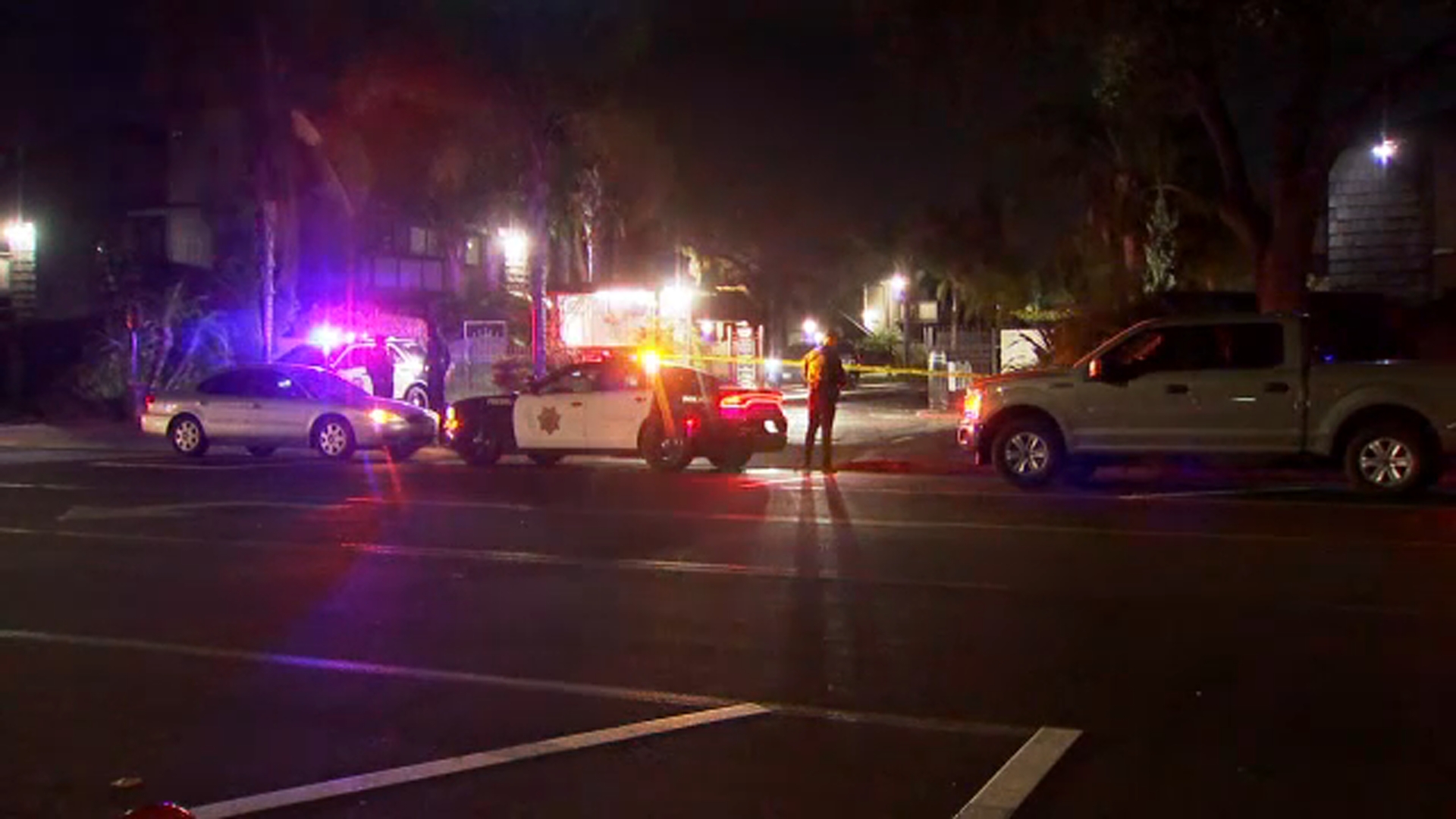 Woman shot and killed at southeast Fresno apartment complex