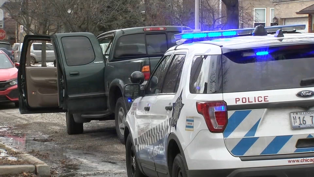 Off-duty firefighter hospitalized after shots fired on NW Side