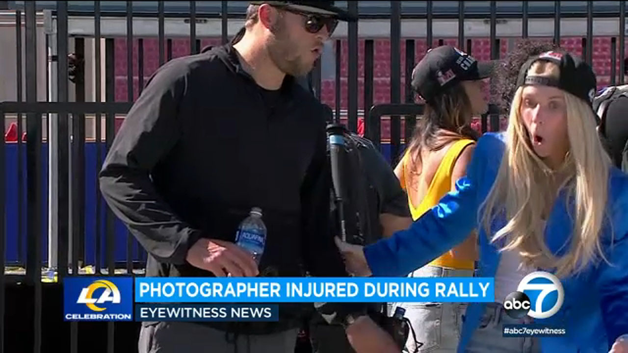 Stafford criticized for reaction after photographer falls off stage