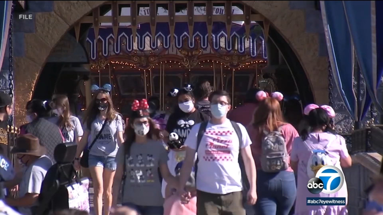 Disneyland mask requirement Vaccinated guests can forego masks in most