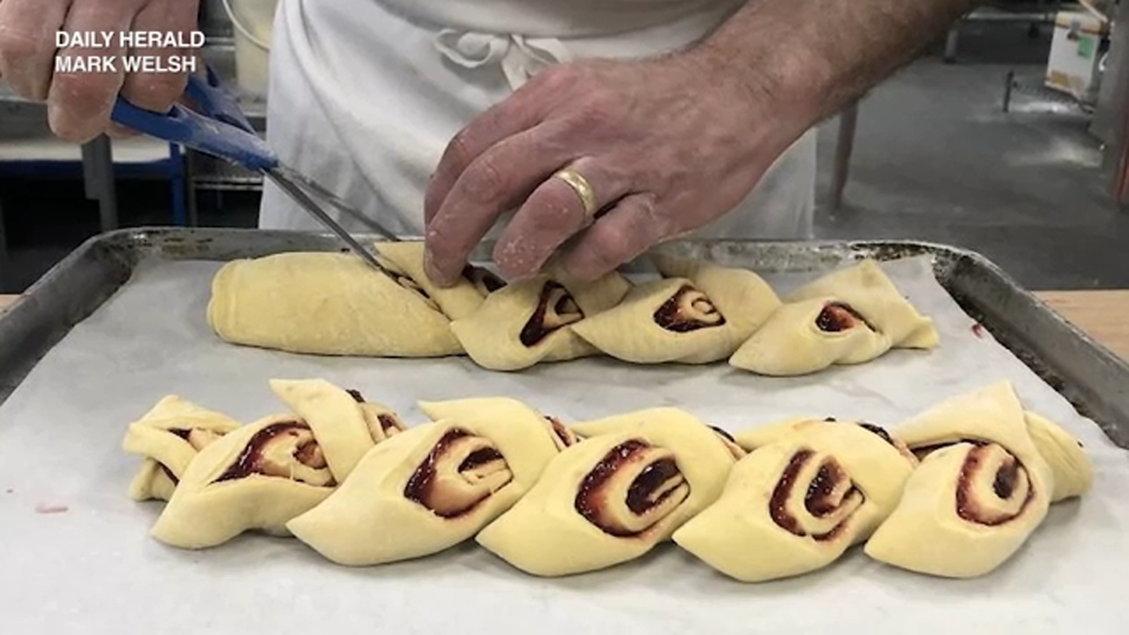 Gladstone Bakery in Elk Grove Village closing at end of month after