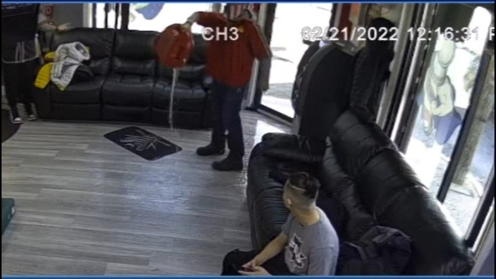 Raging man pours gasoline in barbershop filled with people: Police