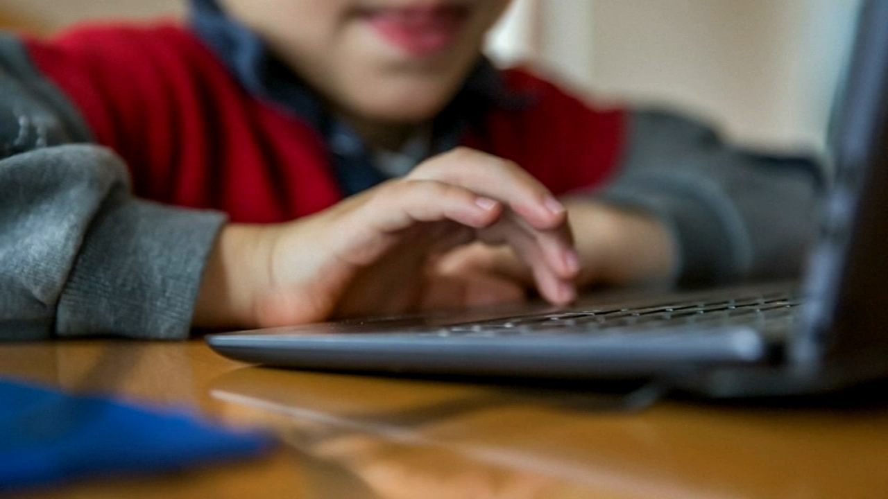 Screen time doubles for kids during pandemic