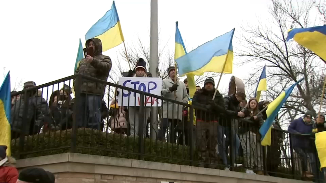 Rallies held in Ukrainian Village after Russia invades Ukraine