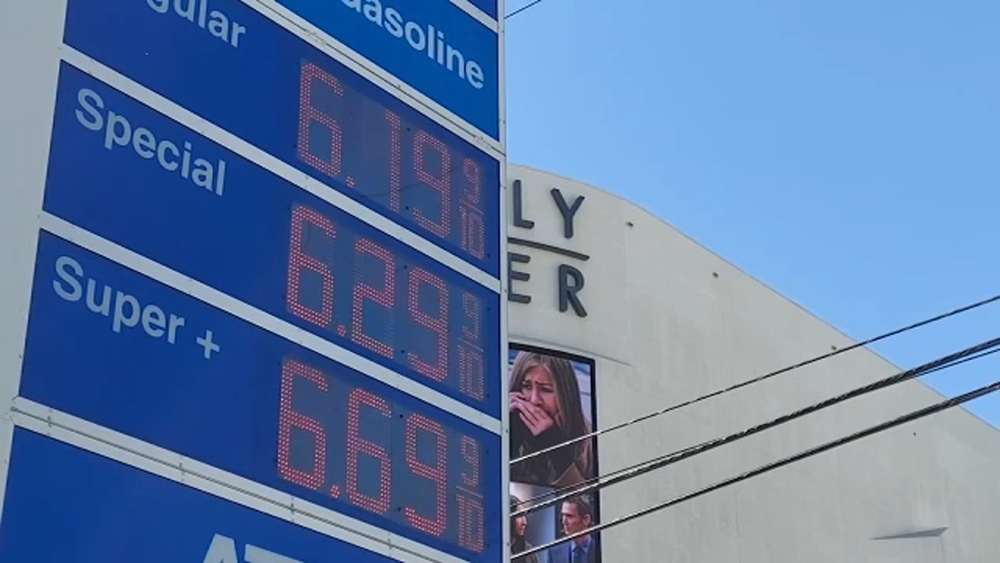$6 a gallon? At least one gas station in LA hits the mark