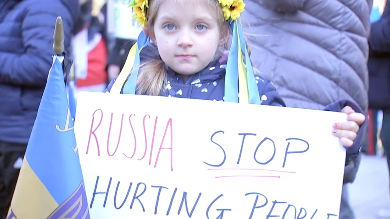 Hundreds attend 'Stand for Ukraine' rally at Independence Mall