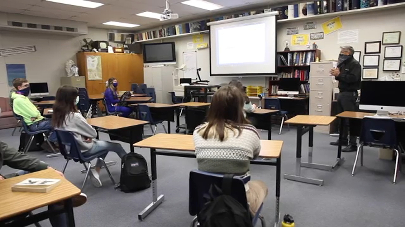 Coronavirus California Masks no longer required but 'highly