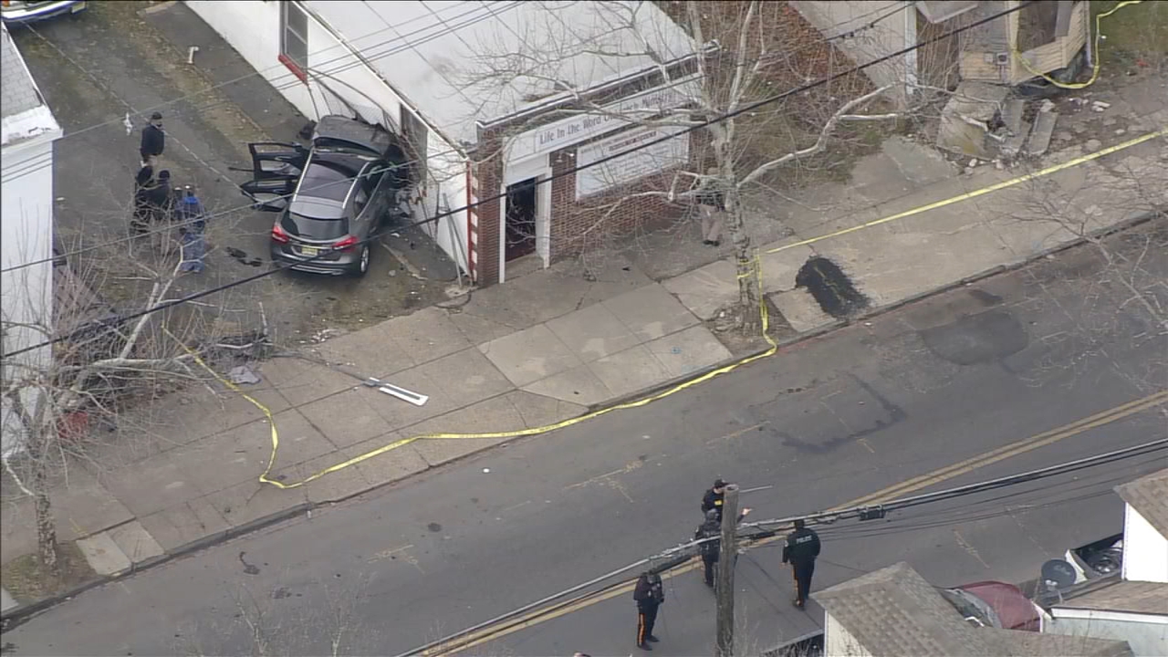 Man killed, woman injured in double shooting and crash in Trenton
